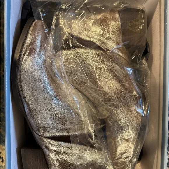 Seychelles Women's Silver Ankle Boots - Picture 3 of 8